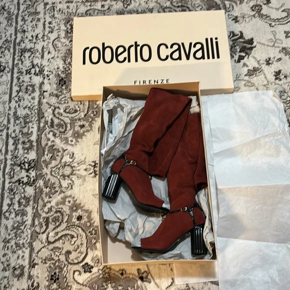 Selling never used Roberto Cavalli open toe boots. - Picture 9 of 10
